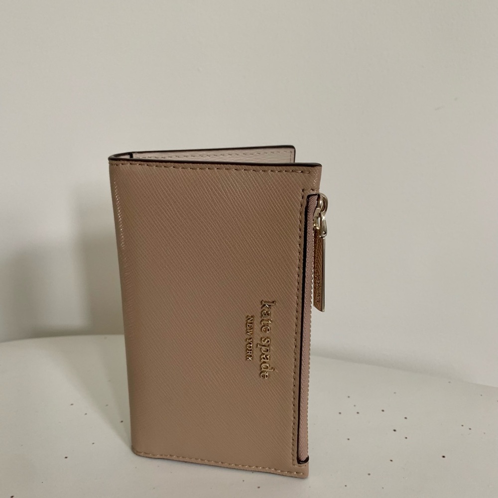 KATE SPADE Small Bi-Fold Wallet Light Pink